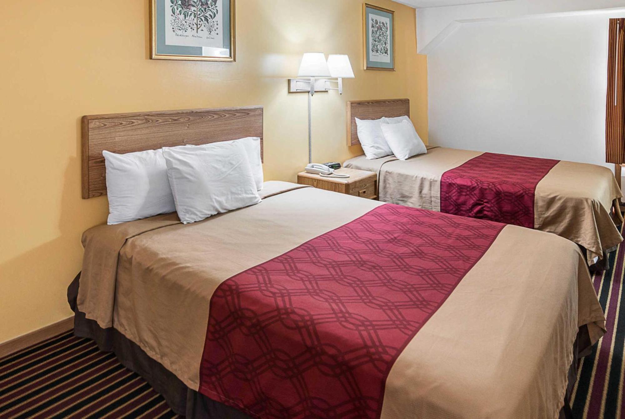 Rodeway Inn & Suites Austin Exterior photo